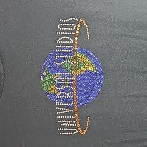 Universal Studios t-shirt M, beautiful crystals emblem. Black 100% cotton